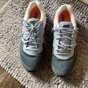 Nike Pegasus 30 womens tennis shoes